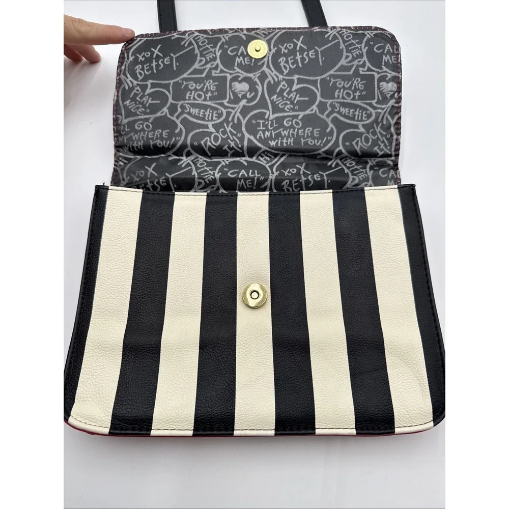 Betsey Johnson Black White Stripe Crossbody Bag Red Gold Chain Black Strap Roses